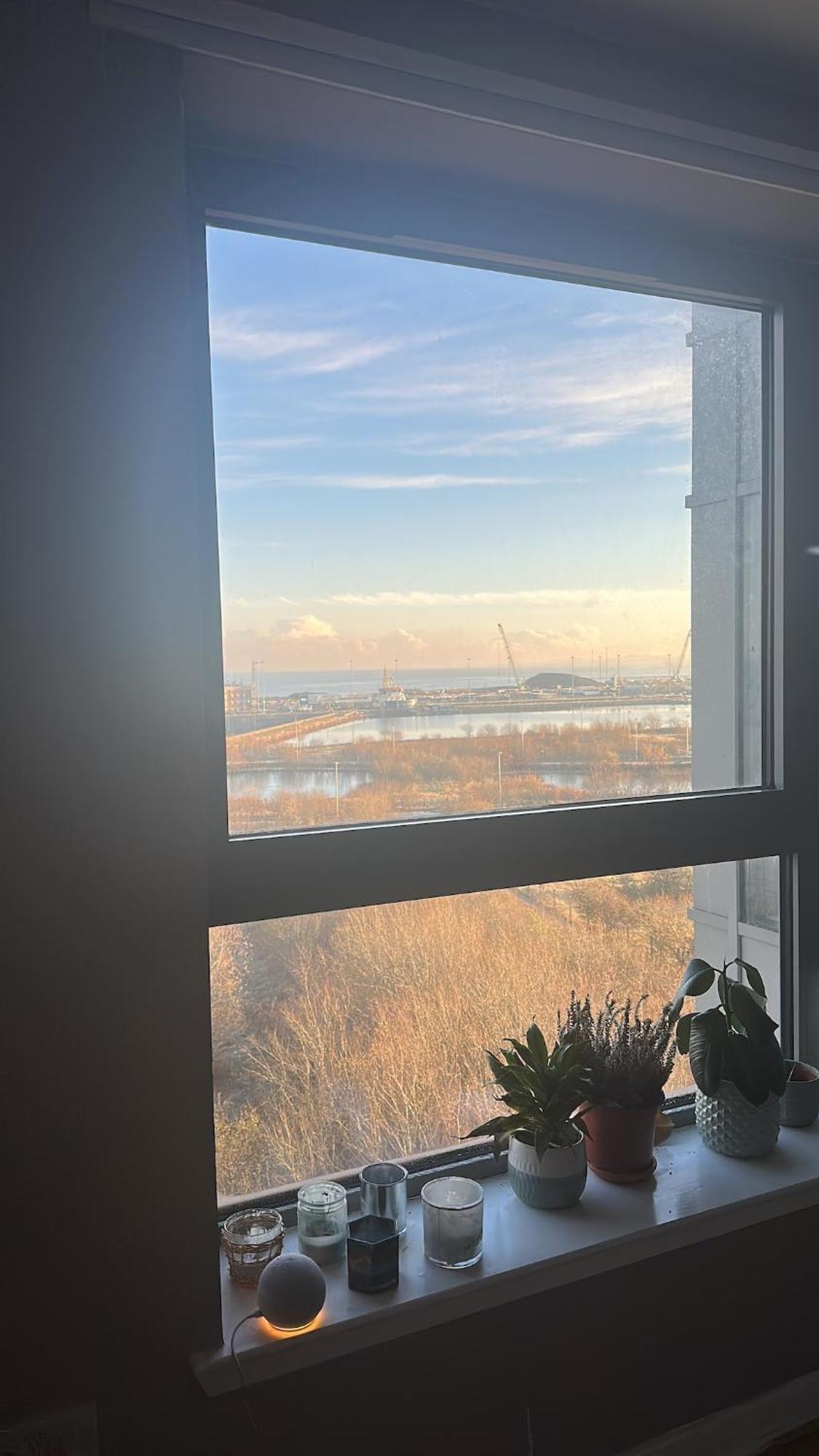 Ocean View Flat With Cozy Vibes *